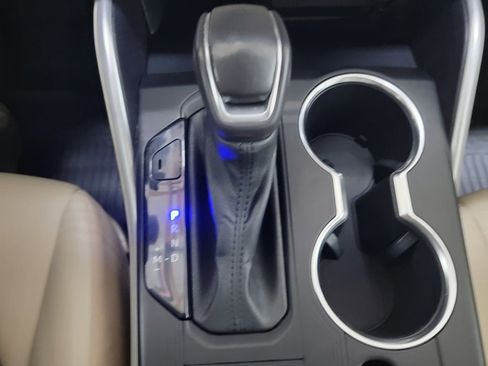 Used 2022 Toyota Highlander XLE image 17