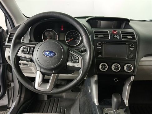 Used 2017 Subaru Forester 2.5i image 9