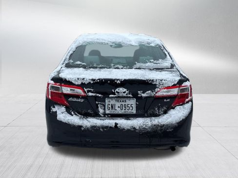 Used 2013 Toyota Camry LE image 4