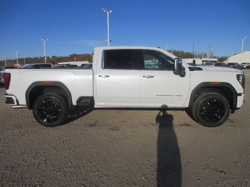 New 2026 GMC Sierra 2500 Denali Ultimate image 3