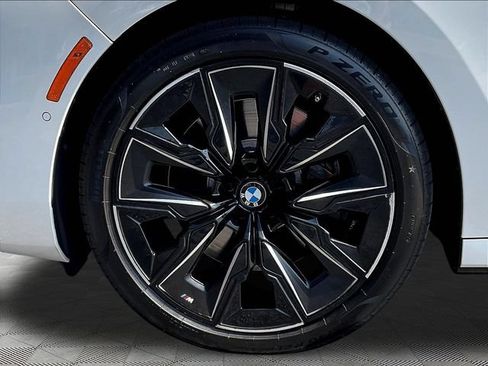 Used 2023 BMW 740i w/ Parking Assistance Package RWD image 34