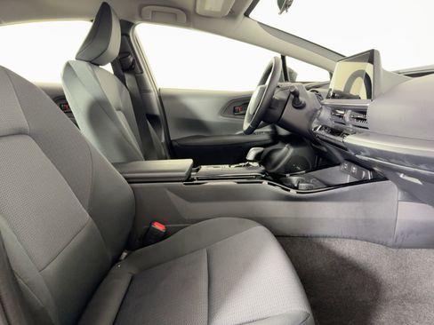 Used 2025 Toyota Prius LE image 25