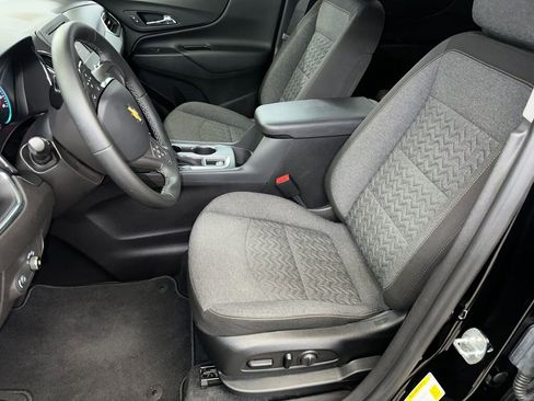 Certified 2024 Chevrolet Equinox LT image 2