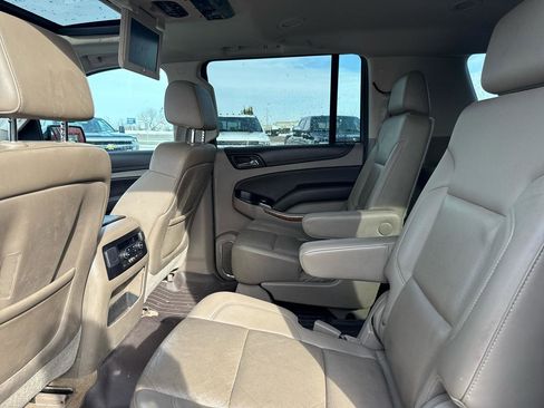 Used 2015 Chevrolet Suburban LTZ image 21