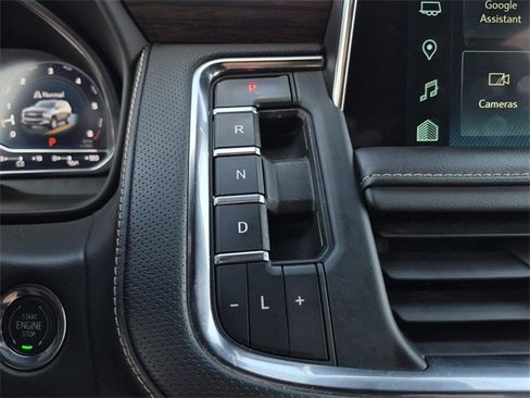 Used 2023 Chevrolet Suburban Premier image 40