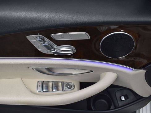 Used 2021 Mercedes-Benz E 350 Sedan image 11