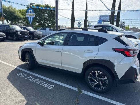 Used 2024 Subaru Crosstrek 2.0i Premium AWD/4WD image 4