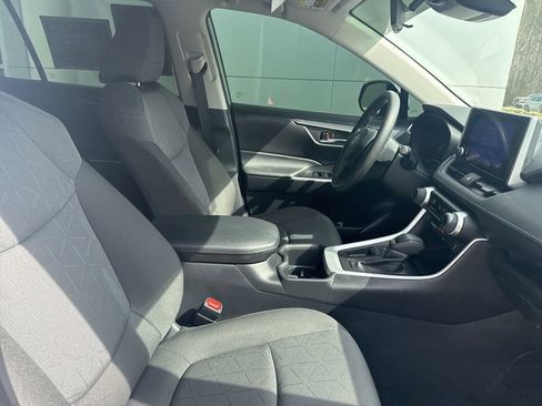 Used 2024 Toyota RAV4 XLE w/ Convenience Package image 32