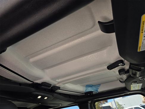 New 2025 Jeep Gladiator Sport image 11