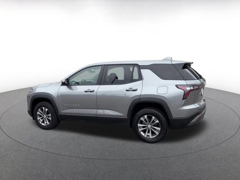 Used 2025 Chevrolet Equinox LT FWD image 8