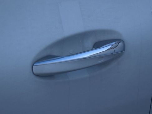 Used 2025 Mercedes-Benz GLA 250 image 17