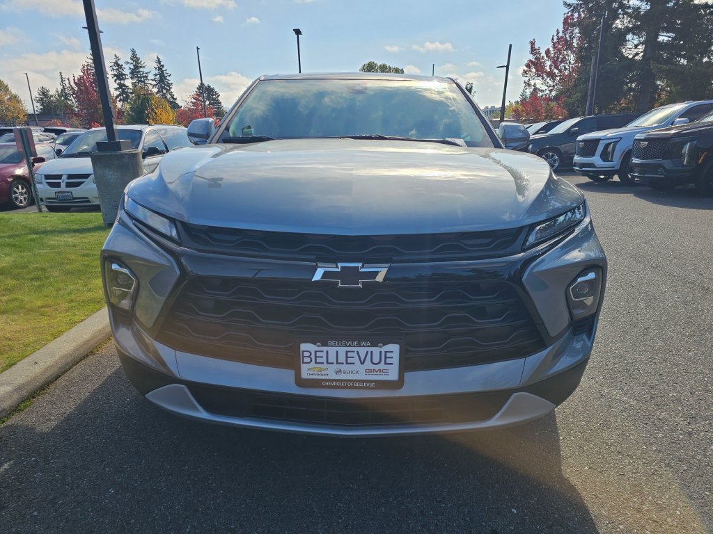 New 2026 Chevrolet Blazer LT w/ LPO, Black Grille Bar Package AWD/4WD image 2
