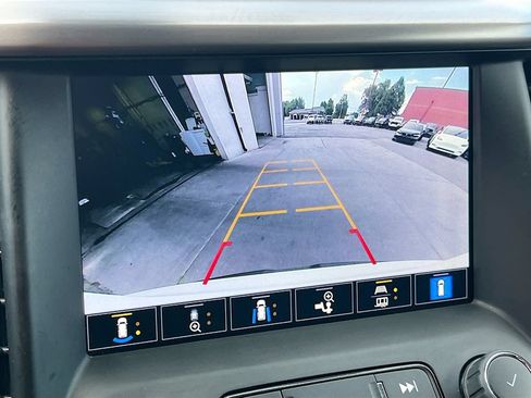 Used 2022 GMC Acadia AT4 w/ Technology Package AWD/4WD image 14