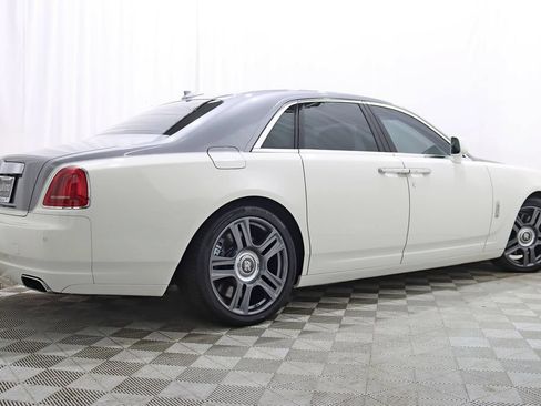 Used 2016 Rolls-Royce Ghost RWD image 9