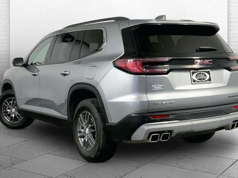 Used 2025 GMC Acadia Elevation FWD image 11