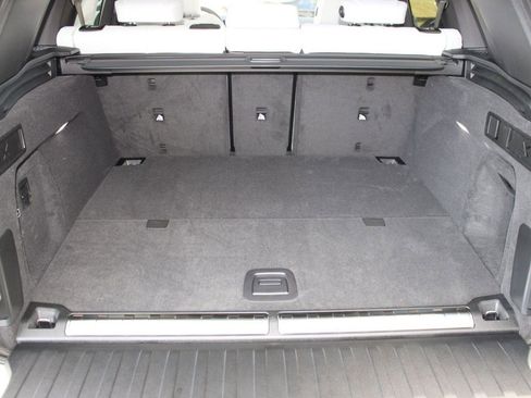 New 2026 BMW X5 xDrive50e image 32