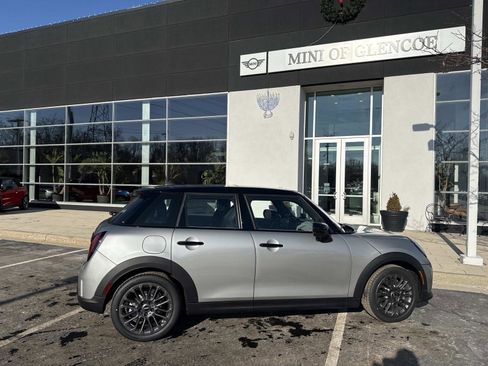 New 2026 MINI Cooper 4-Door Hardtop FWD image 5