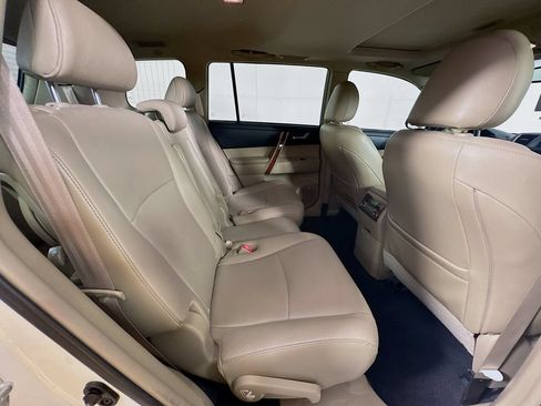 Used 2013 Toyota Highlander Limited FWD image 36
