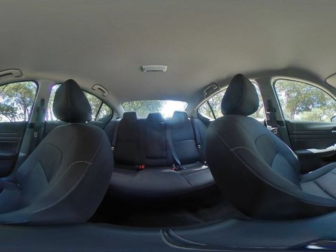 Used 2025 Nissan Altima 2.5 SV FWD image 37
