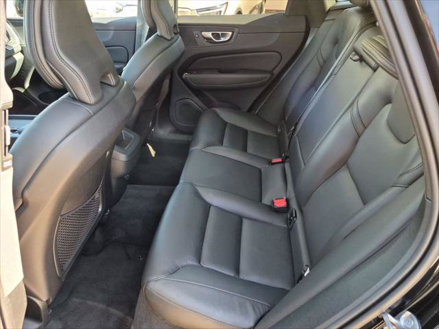Used 2025 Volvo XC60 B5 Core w/ Protection Package Premier AWD/4WD image 24