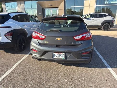 Used 2018 Chevrolet Cruze LT w/ Convenience Package FWD image 4