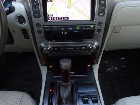 Used 2016 Lexus GX 460 image 18