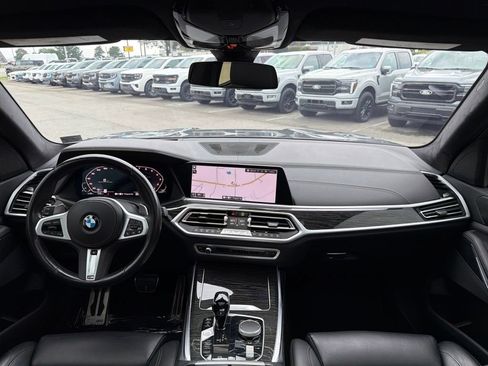 Used 2022 BMW X7 xDrive40i w/ M Sport Package AWD/4WD image 25