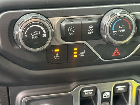 Used 2019 Jeep Wrangler Unlimited Sport S AWD/4WD image 17