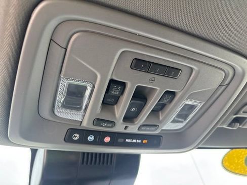 Used 2025 Chevrolet Silverado 1500 LTZ AWD/4WD image 9