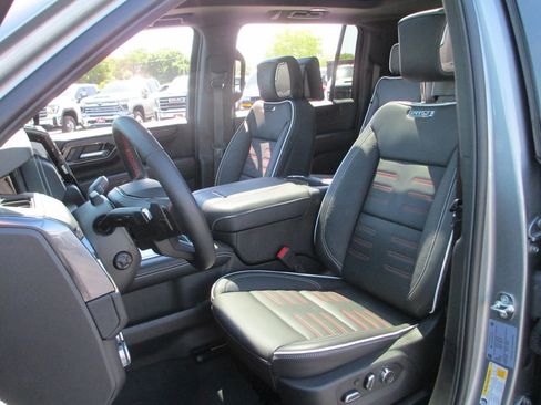 Used 2025 GMC Yukon XL AT4 Ultimate AWD/4WD image 23
