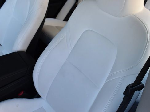 Used 2023 Tesla Model 3 Standard Range RWD image 9