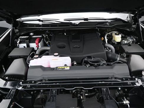 New 2026 Toyota Tundra Limited AWD/4WD image 18