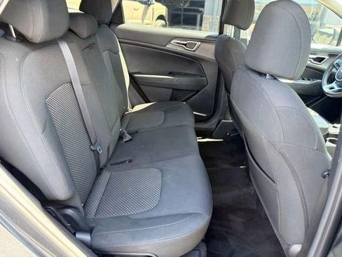 Used 2023 Kia Sportage LX AWD/4WD image 11