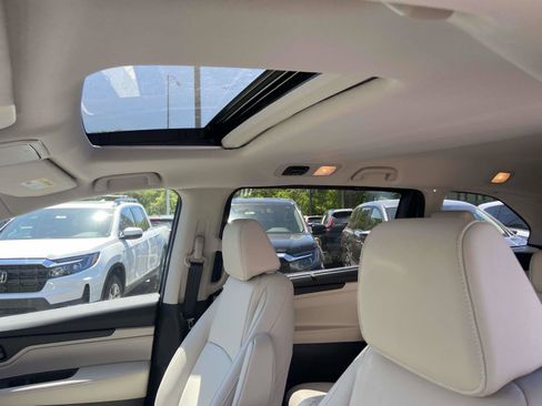 New 2026 Honda Odyssey EX-L image 5