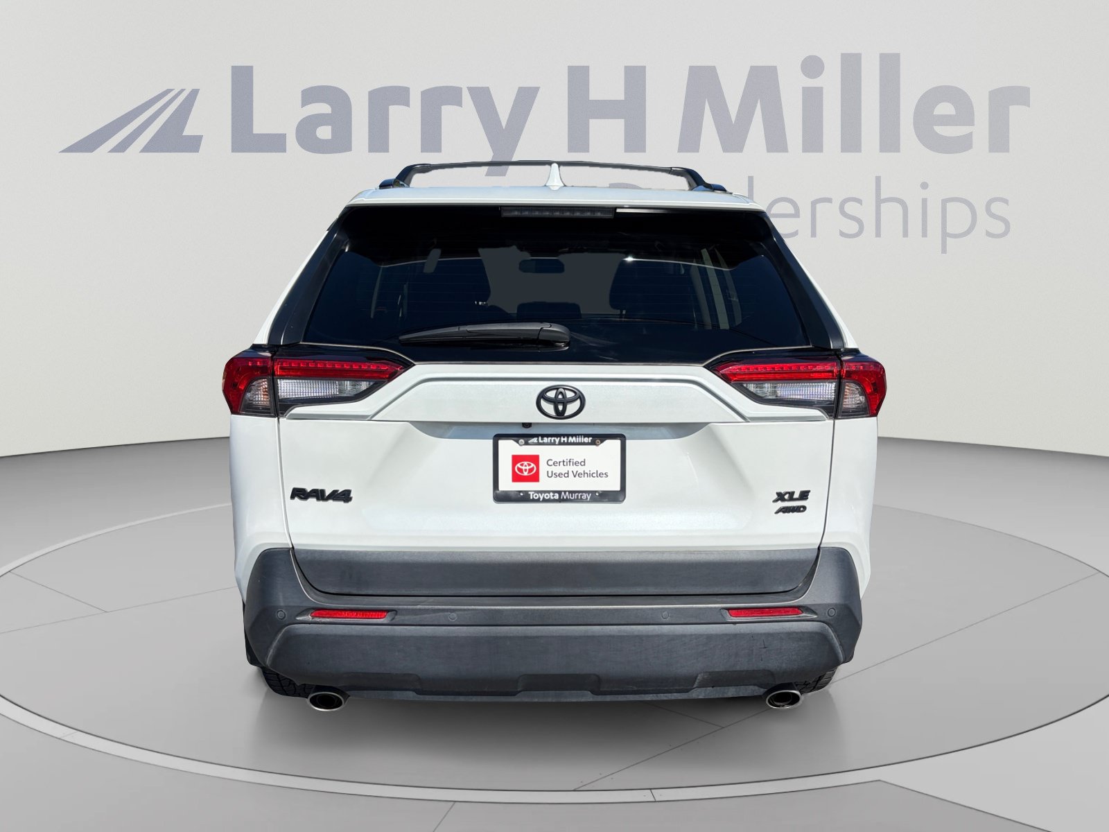 Used 2023 Toyota RAV4 XLE Premium AWD/4WD image 4