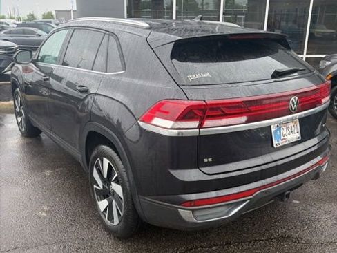 Used 2024 Volkswagen Atlas Cross Sport SE AWD/4WD image 8