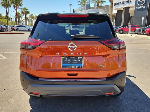 Used 2021 Nissan Rogue SL w/ Premium Package FWD image 4