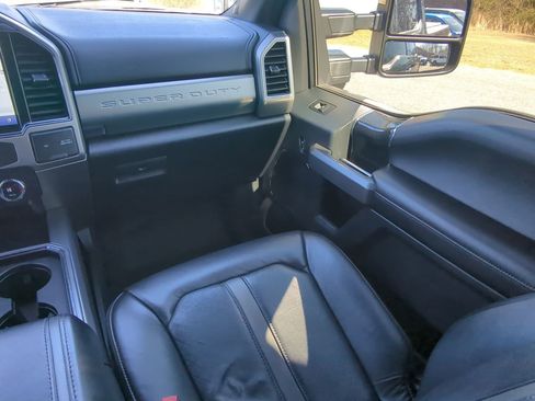 Used 2022 Ford F350 Platinum w/ FX4 Off-Road Package image 15