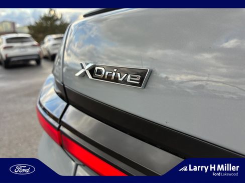 Used 2025 BMW 760i xDrive w/ Premium Package image 23