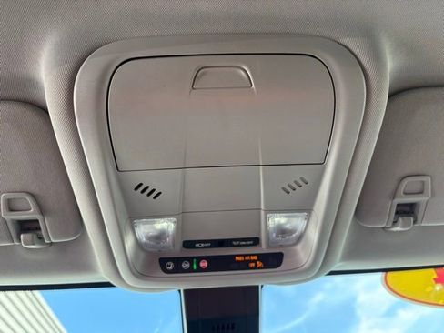 Used 2024 Chevrolet Equinox LT w/ Driver Convenience Package FWD image 24