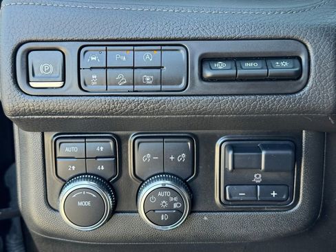 Used 2023 GMC Yukon Denali w/ Max Trailering Package AWD/4WD image 20