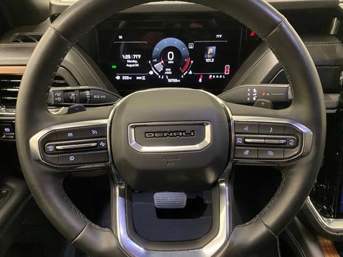 Used 2025 GMC Yukon Denali AWD/4WD image 22