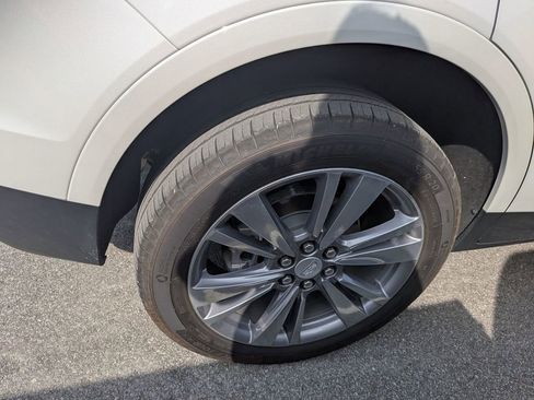 Certified 2024 Cadillac XT5 Premium Luxury FWD image 10