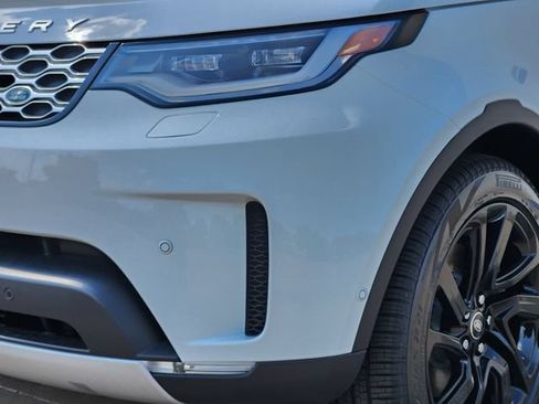 Used 2025 Land Rover Discovery S AWD/4WD image 5