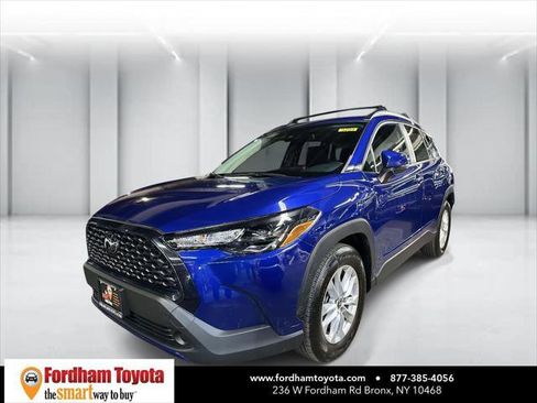 Certified 2022 Toyota Corolla Cross LE image 9