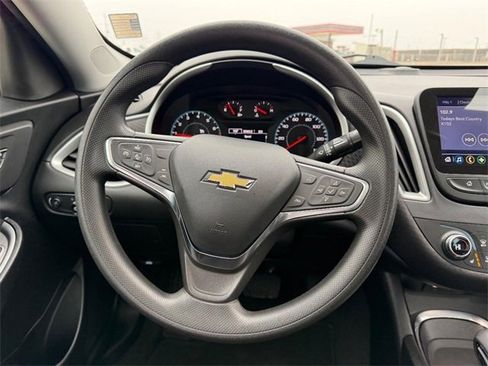 Used 2024 Chevrolet Malibu LT image 10