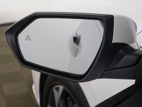 Certified 2025 Hyundai Elantra Limited image 34