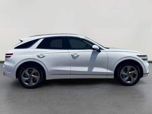 Used 2026 Genesis GV70 2.5T Advanced AWD/4WD image 6
