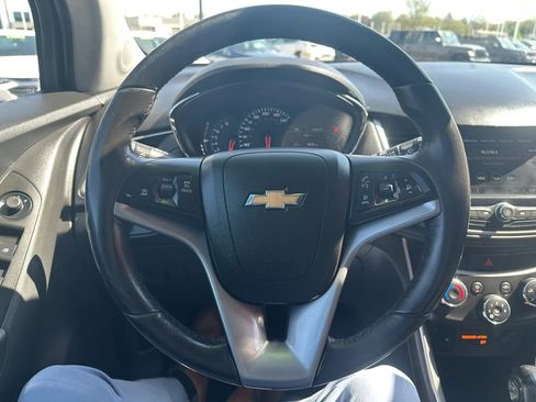 Used 2022 Chevrolet Trax LT w/ Driver Confidence Package AWD/4WD image 14