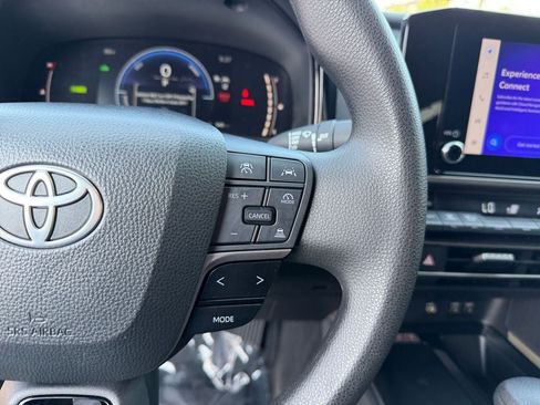 Used 2025 Toyota Camry LE FWD image 16